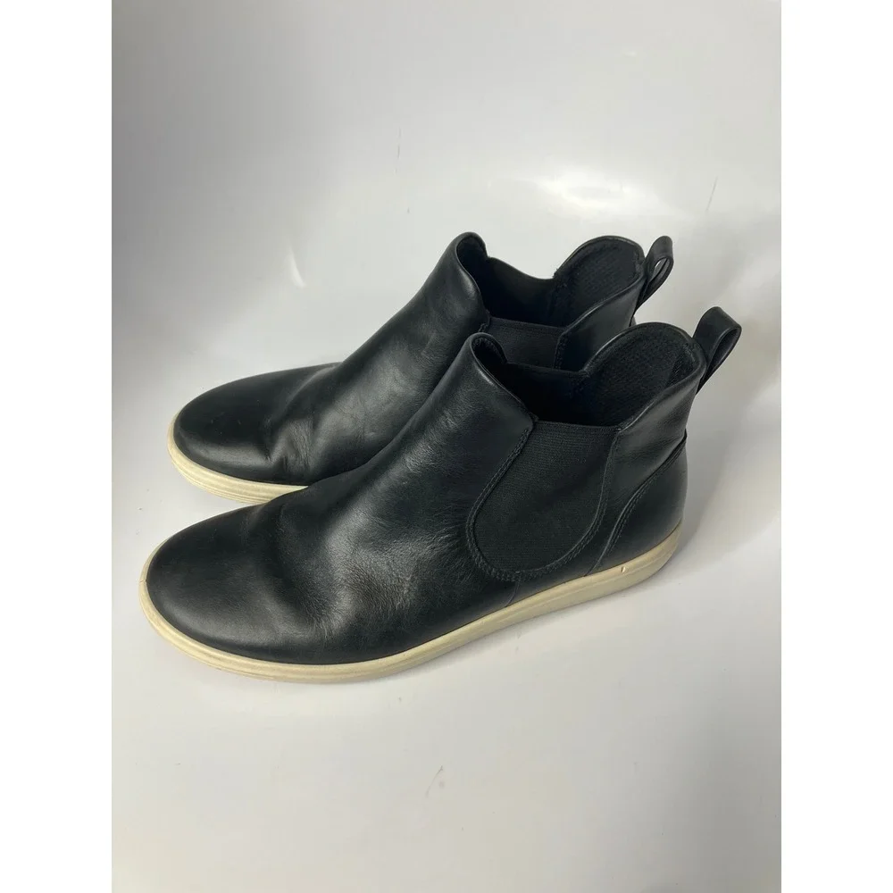 ECCO Soft 7 Chelsea Boots Womens 8-8.5 Black Excellent Leather Ankle Sneaker